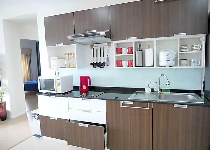 Spacious 3b3b Middle Of Near Embassy 4* 曼谷