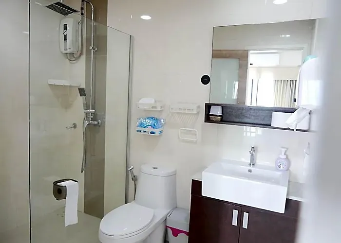 酒店 Spacious 3b3b Middle Of Near Embassy 4*